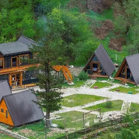 Villa Thethi